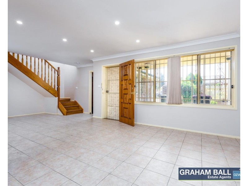 1/34 Sunny  Place, St Johns Park NSW 2176