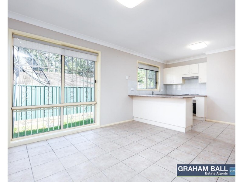 1/34 Sunny  Place, St Johns Park NSW 2176
