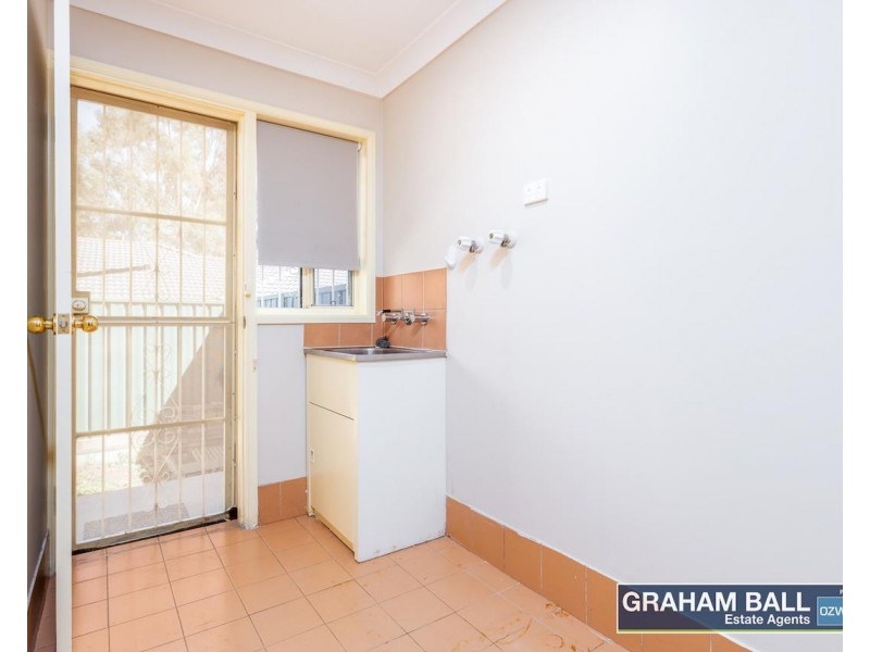 1/34 Sunny  Place, St Johns Park NSW 2176