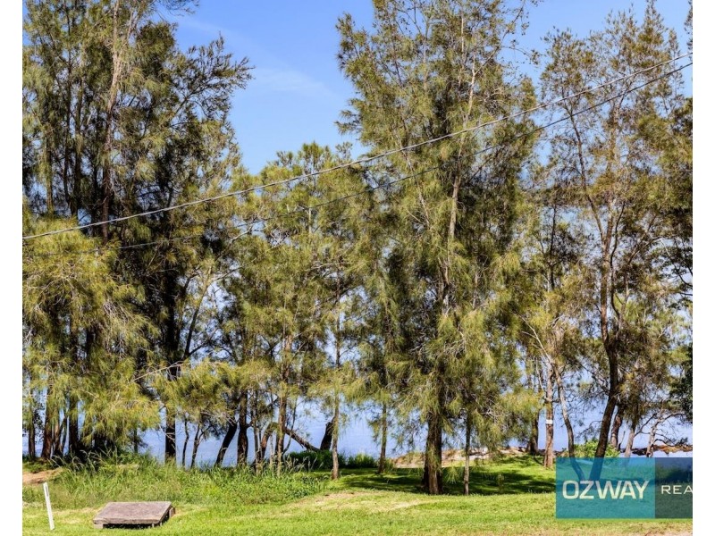 111 Beach Road, Wangi Wangi NSW 2267