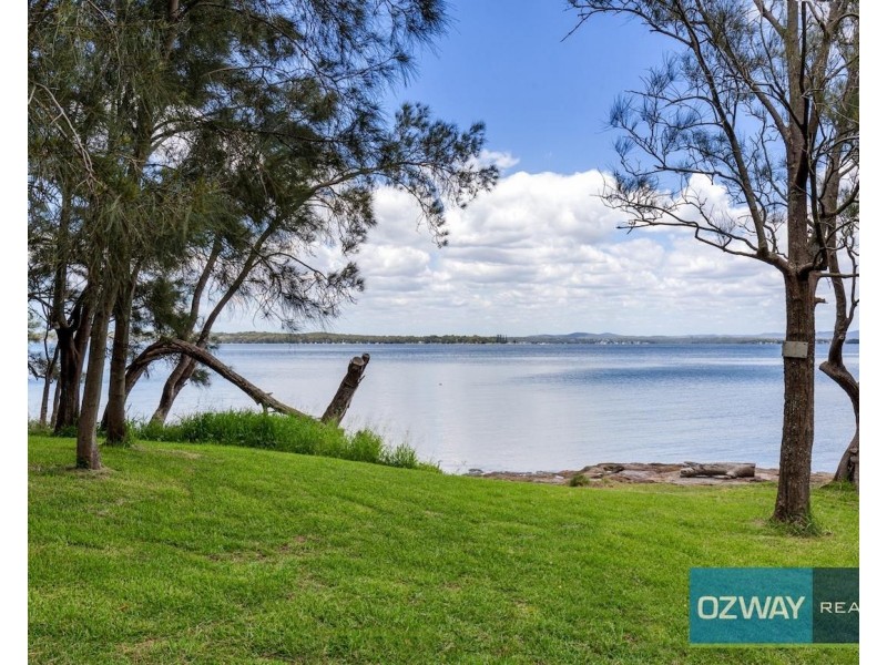 111 Beach Road, Wangi Wangi NSW 2267