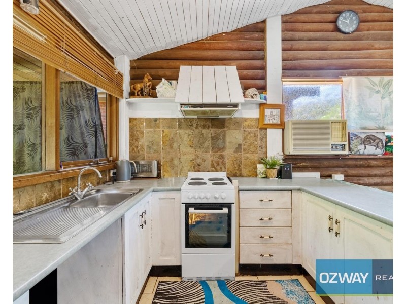 28 Elizabeth Bay Drive, Lake Munmorah NSW 2259