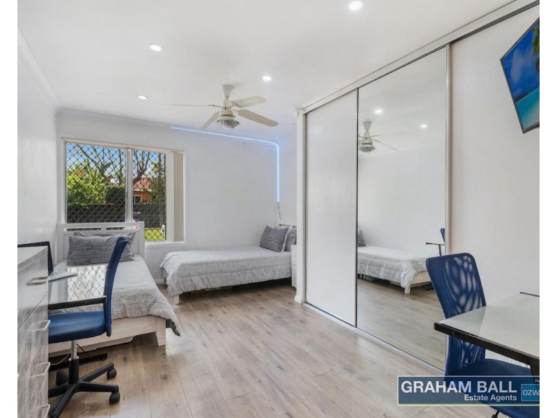 20 Kimberley Crescent, Fairfield West NSW 2165