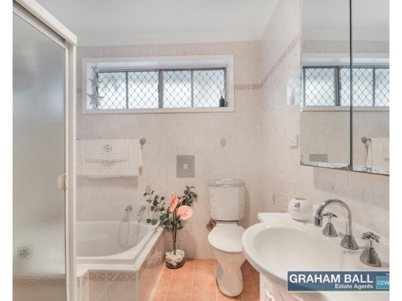 20 Kimberley Crescent, Fairfield West NSW 2165