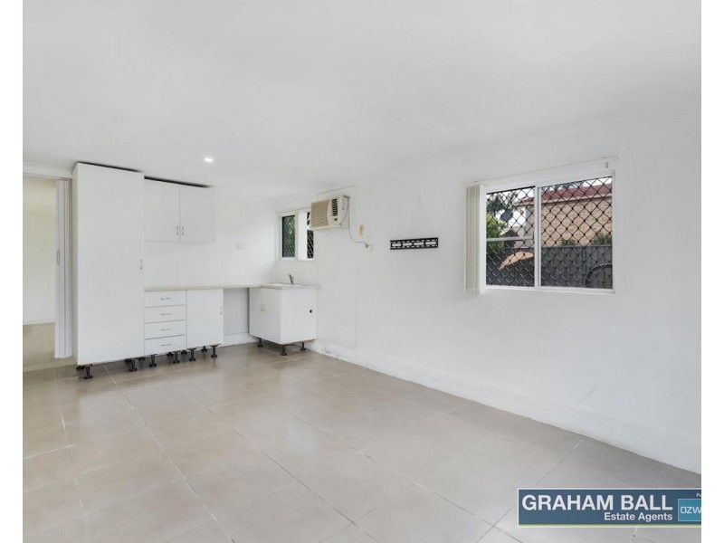 20 Kimberley Crescent, Fairfield West NSW 2165