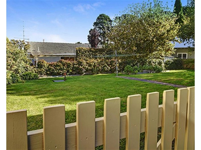 2 Woodville Road, Moss Vale NSW 2577