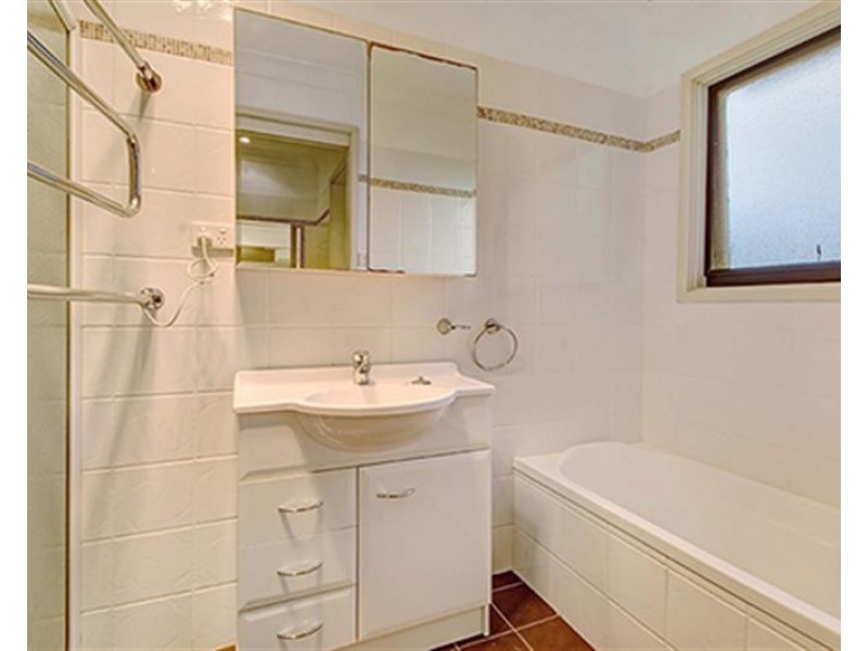 2 Woodville Road, Moss Vale NSW 2577