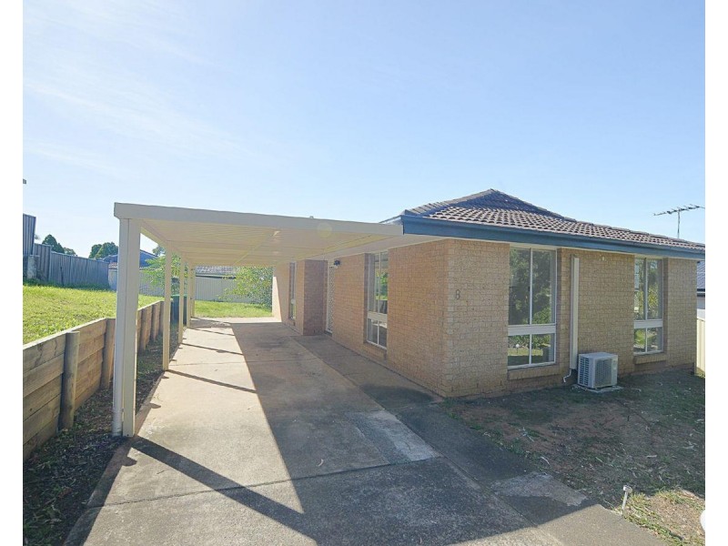 8 Gaspard Place, Ambarvale NSW 2560