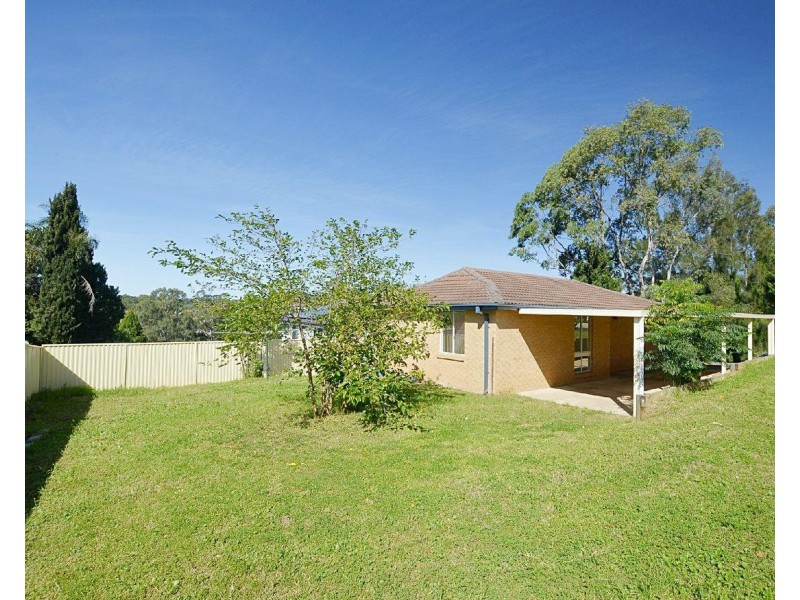 8 Gaspard Place, Ambarvale NSW 2560