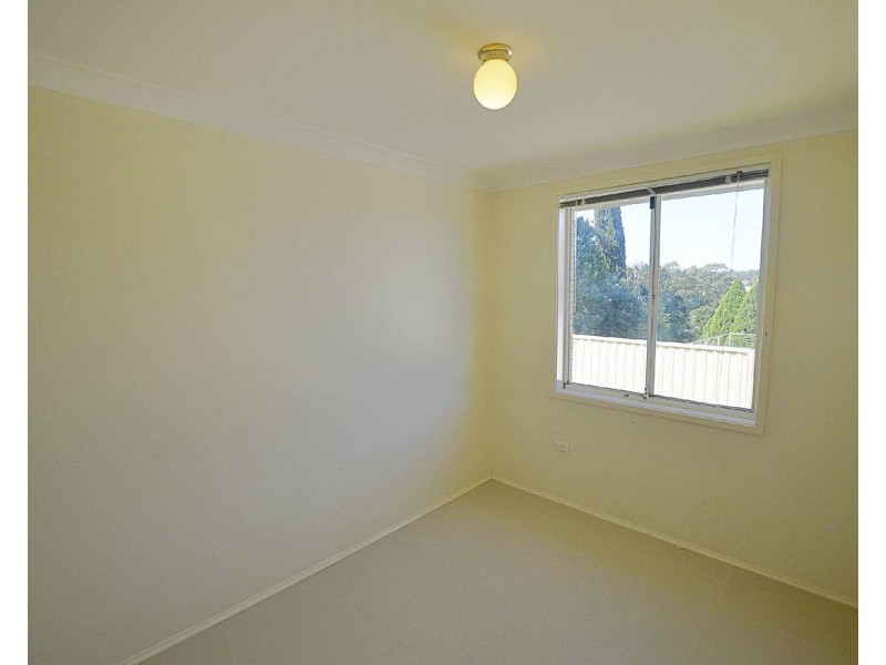 8 Gaspard Place, Ambarvale NSW 2560