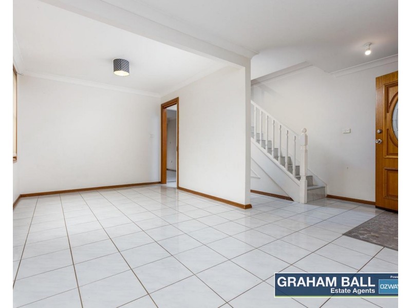 2/43 Allambie Road, Edensor Park NSW 2176