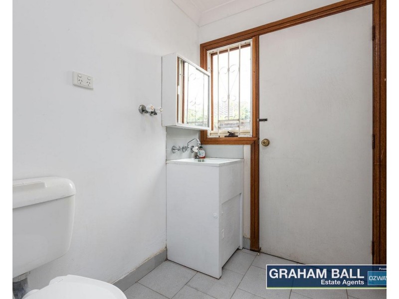 2/43 Allambie Road, Edensor Park NSW 2176