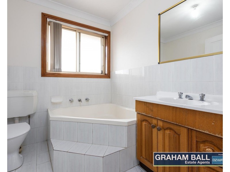 2/43 Allambie Road, Edensor Park NSW 2176