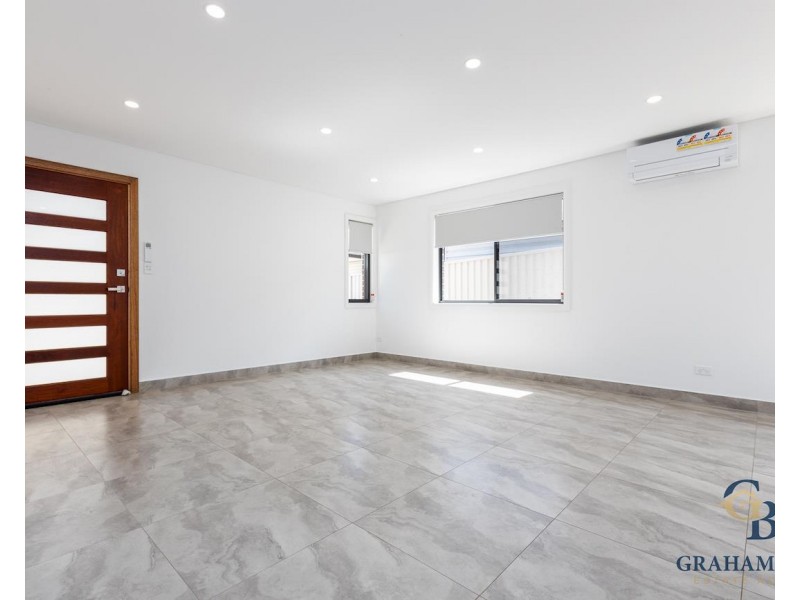 18a Dampier Crescent, Fairfield West NSW 2165