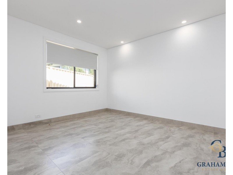 18a Dampier Crescent, Fairfield West NSW 2165