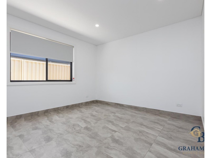 18a Dampier Crescent, Fairfield West NSW 2165