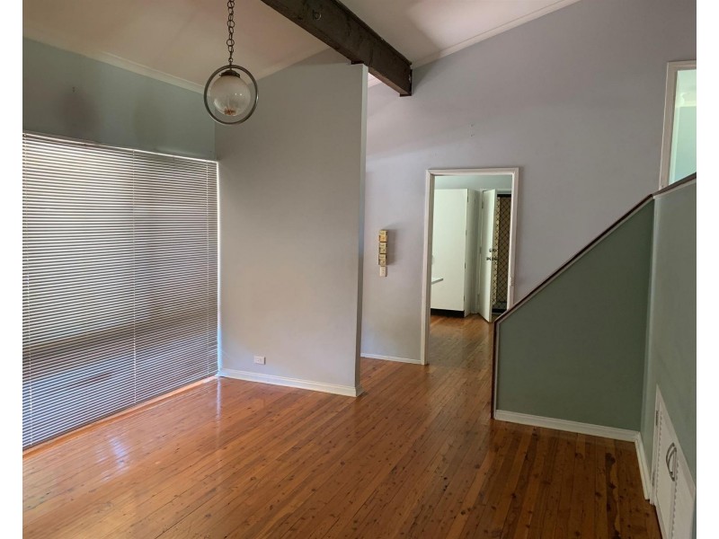 10 woodhouse Drive, Ambarvale NSW 2560