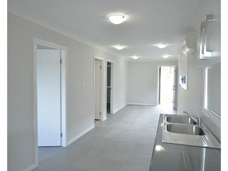 6a Iago Place, Rosemeadow NSW 2560