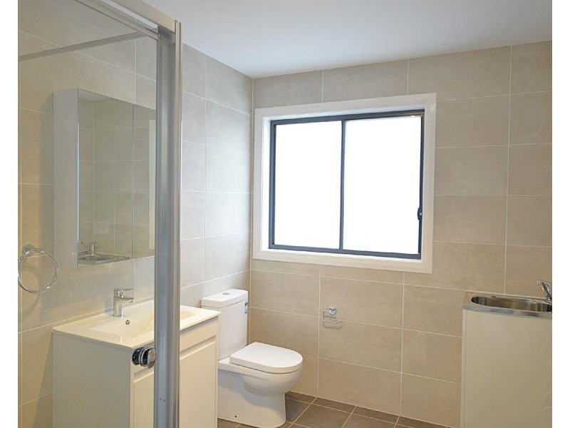 6a Iago Place, Rosemeadow NSW 2560