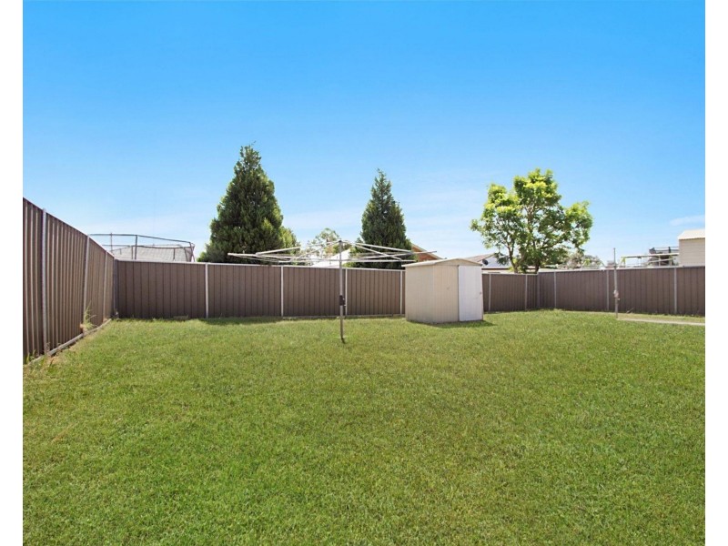 18 Madang Avenue, Whalan NSW 2770