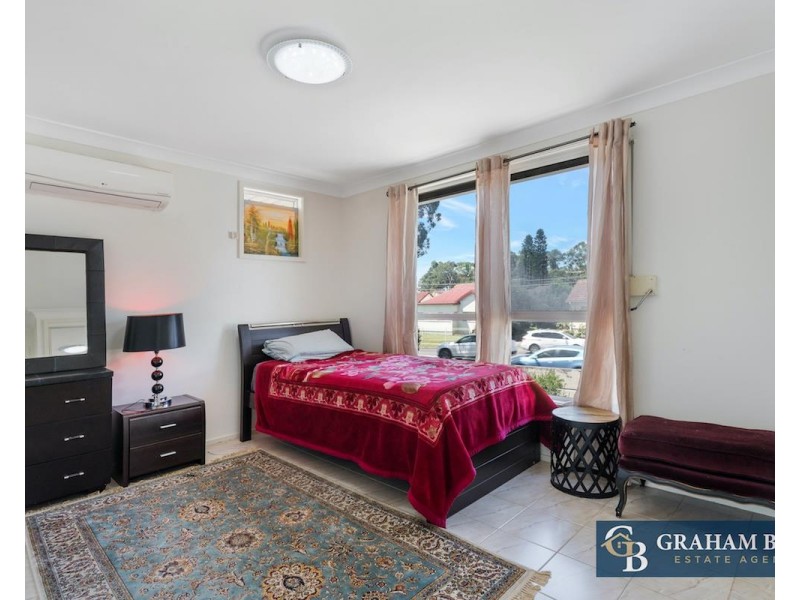 10 Sanderson Street, Carramar NSW 2163