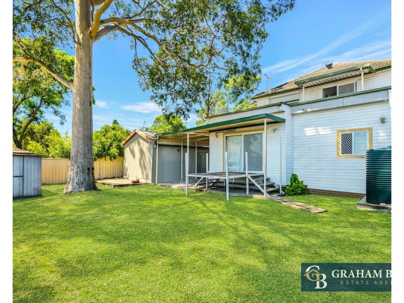 10 Sanderson Street, Carramar NSW 2163