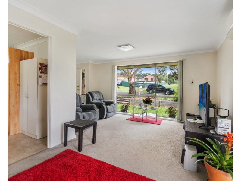 2 Don Place, Kearns NSW 2558