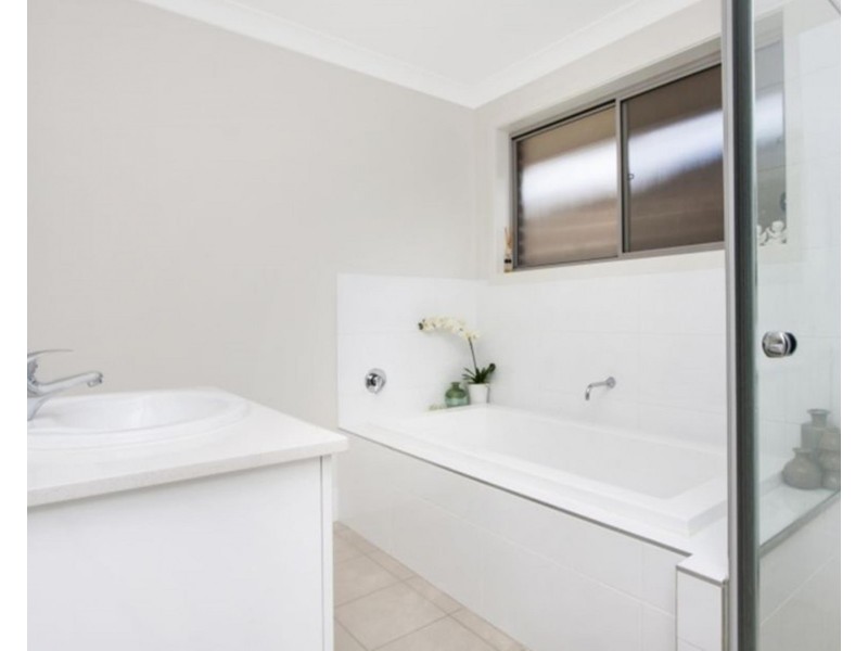 6 Aston Close, Hoxton Park NSW 2171