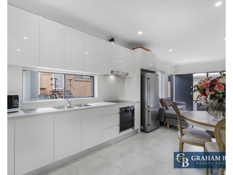 30 Dalton Place, Fairfield West NSW 2165