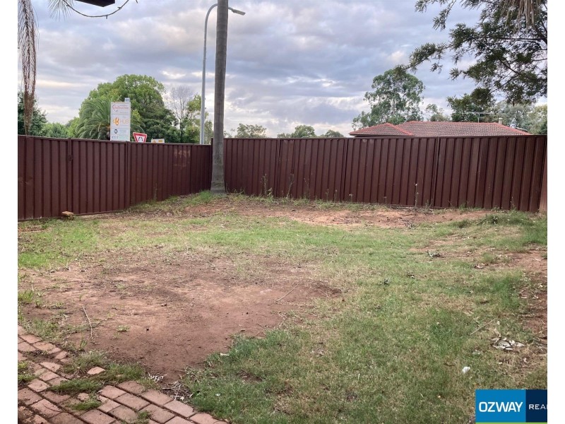 68 Woodhouse Drive, Ambarvale NSW 2560