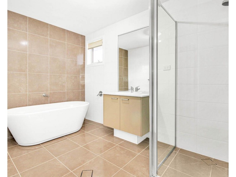 27 Oakhill  Crescent, Colebee NSW 2761