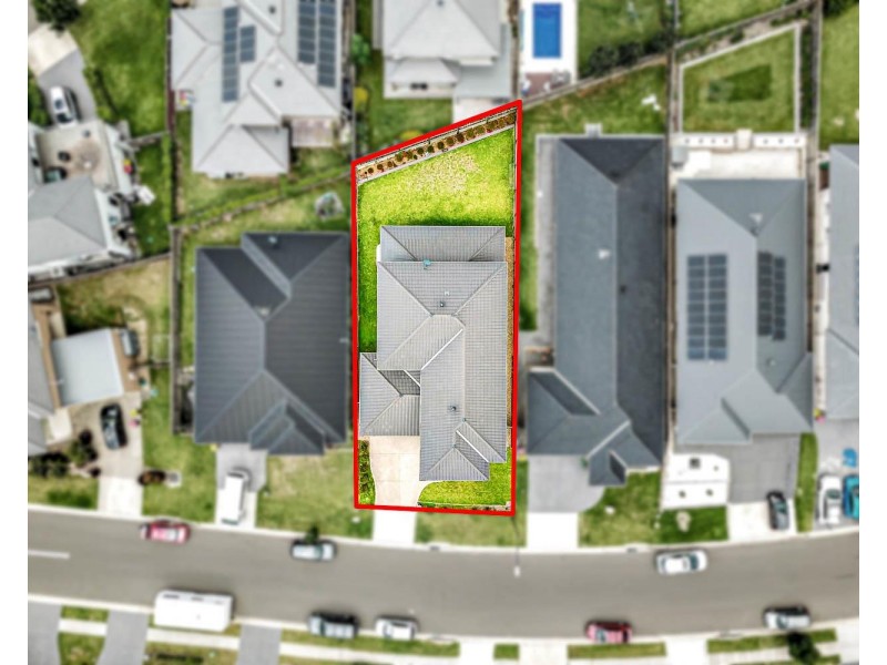 27 Oakhill  Crescent, Colebee NSW 2761