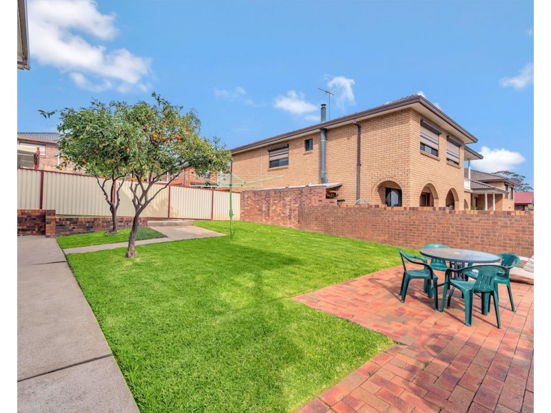 1A Watts Place, Prairiewood NSW 2176