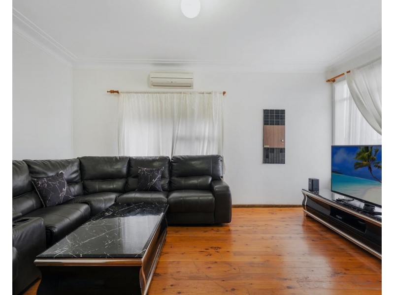 16 Tripoli Road, Fairfield West NSW 2165