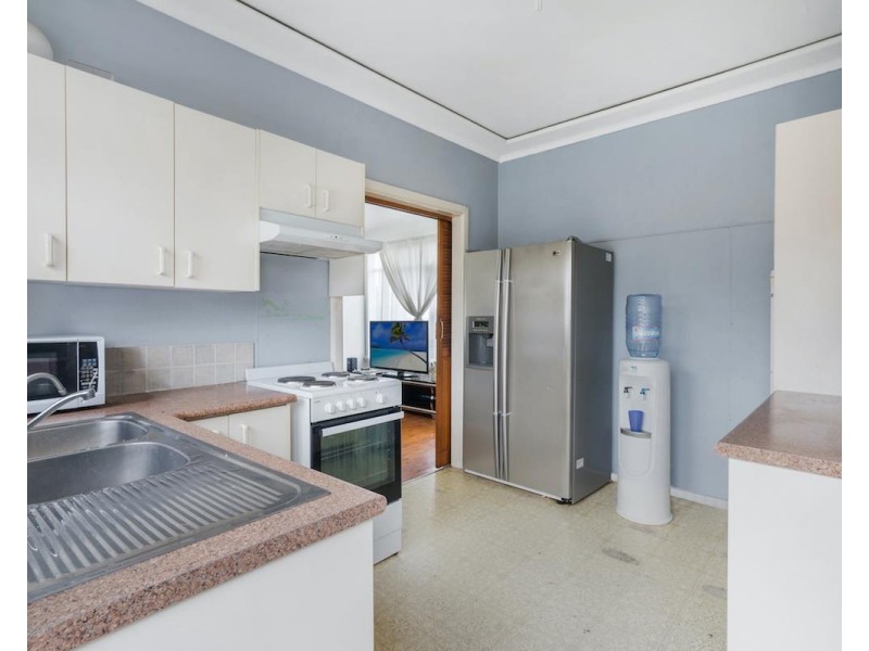 16 Tripoli Road, Fairfield West NSW 2165