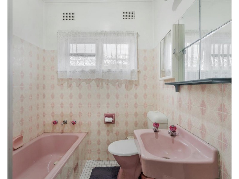 16 Tripoli Road, Fairfield West NSW 2165