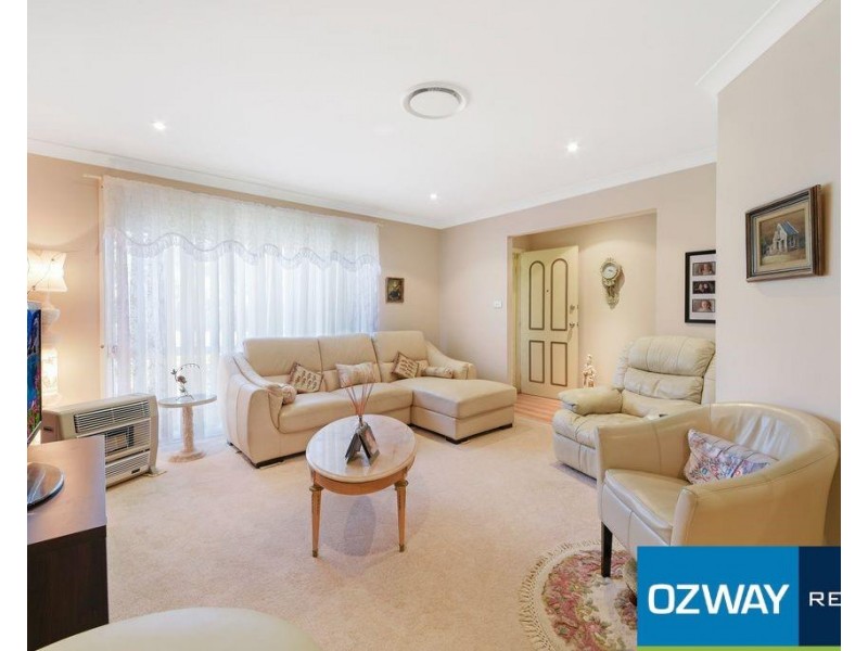 32 Theseus Circuit, Rosemeadow NSW 2560