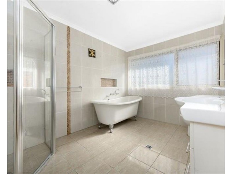 20 Throsby Way, Ambarvale NSW 2560