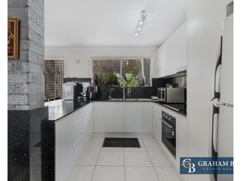 17 Tumut Place, Bossley Park NSW 2176