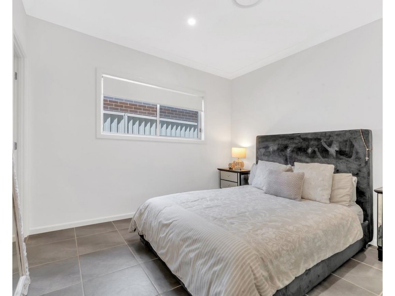 25 Mullumbimby Avenue, Hoxton Park NSW 2171