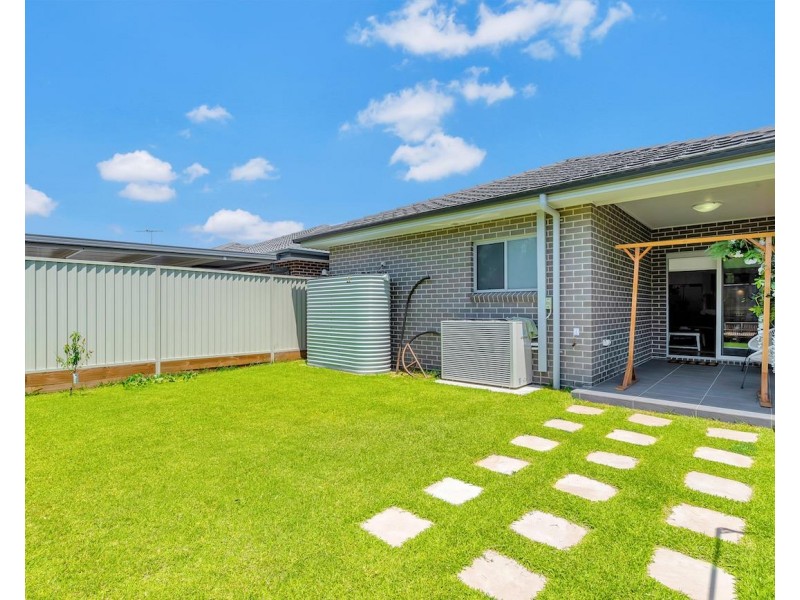 25 Mullumbimby Avenue, Hoxton Park NSW 2171