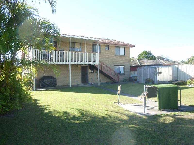 1 Westringia Pl, Yamba NSW 2464