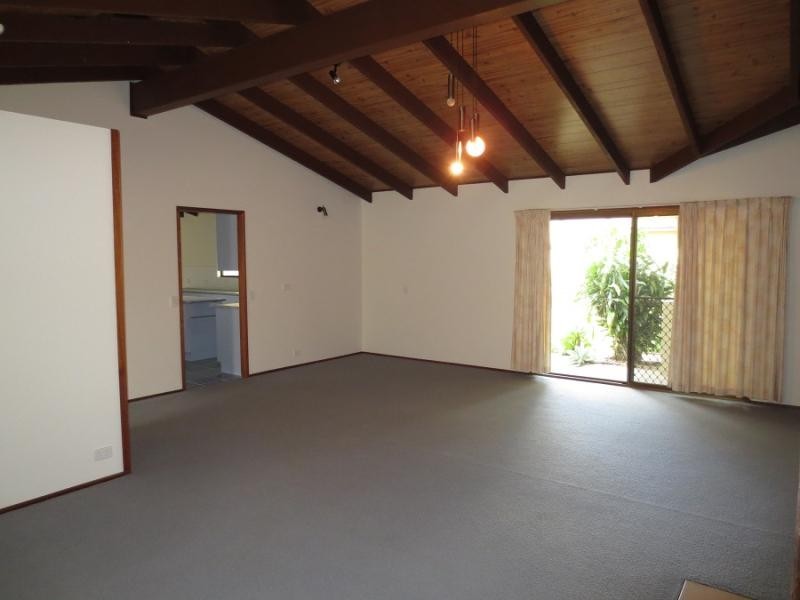 268 Yamba Rd, Yamba NSW 2464