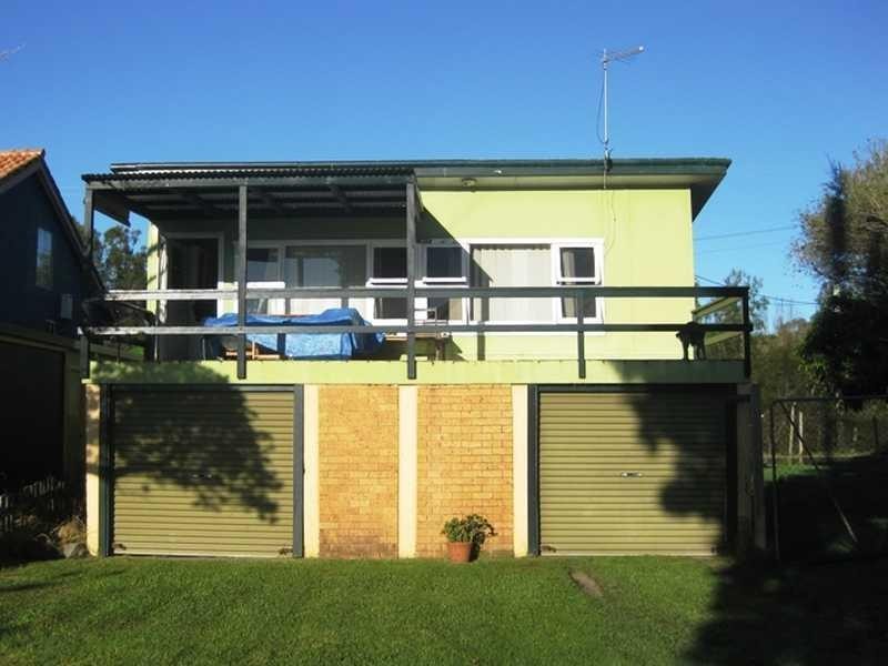 9 Oyster Channel Rd, Yamba NSW 2464
