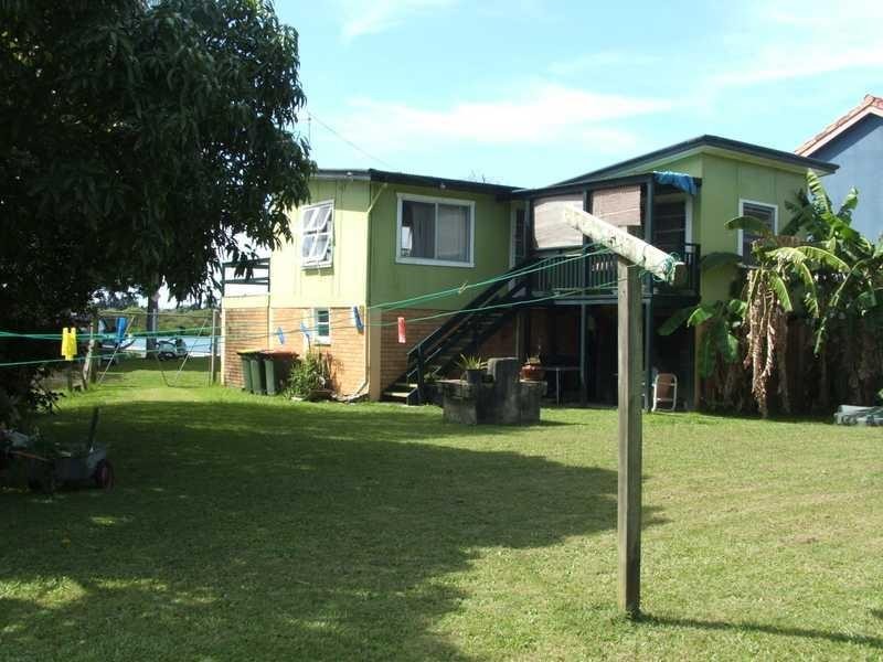 9 Oyster Channel Rd, Yamba NSW 2464