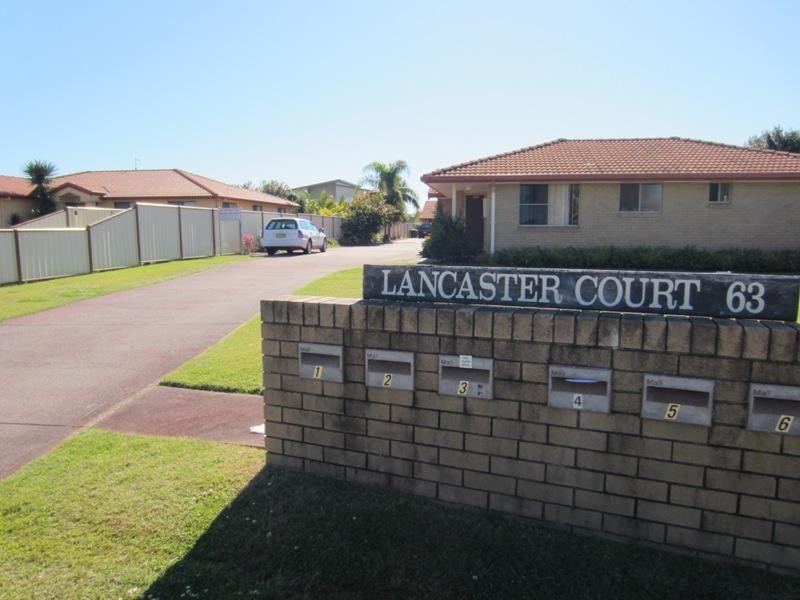 2/63 Melaleuca Dr, Yamba NSW 2464