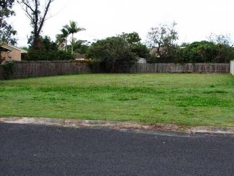 26 Waratah Ave, Yamba NSW 2464