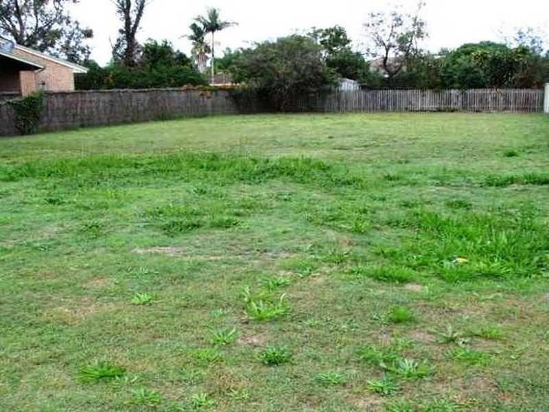 26 Waratah Ave, Yamba NSW 2464