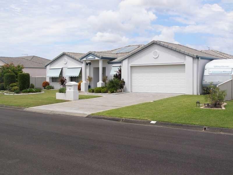 9 Nabilla Ct, Yamba NSW 2464