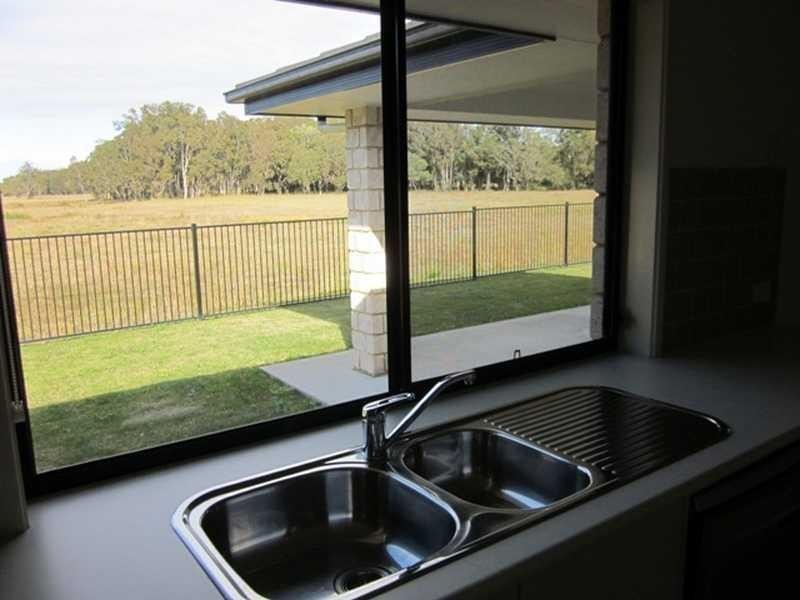 1 Harold Tory Dr, Yamba NSW 2464